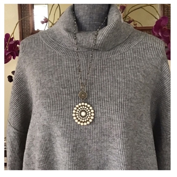 Free People Softly Structured Tunic Sweater.  NWT. - Picture 6 of 8